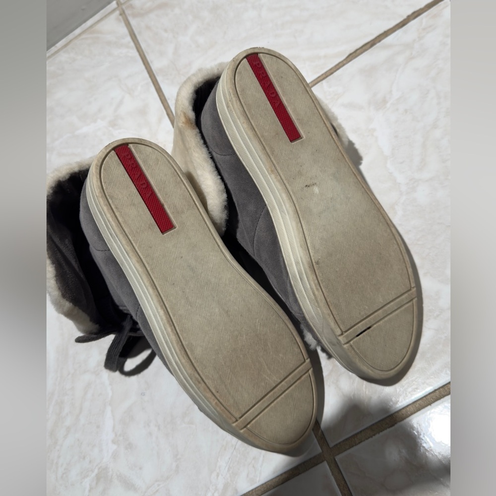 Prada Sport suede high-top sneaker in grey with white shearling linning - Picture 7 of 8